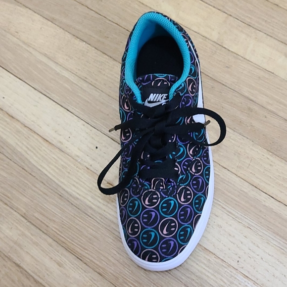 Nike sneakers - Picture 3 of 3